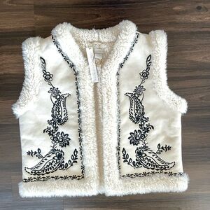 House of Harlow 1960 Women's Vest Embroidered Shearling Faux Fur White Cream